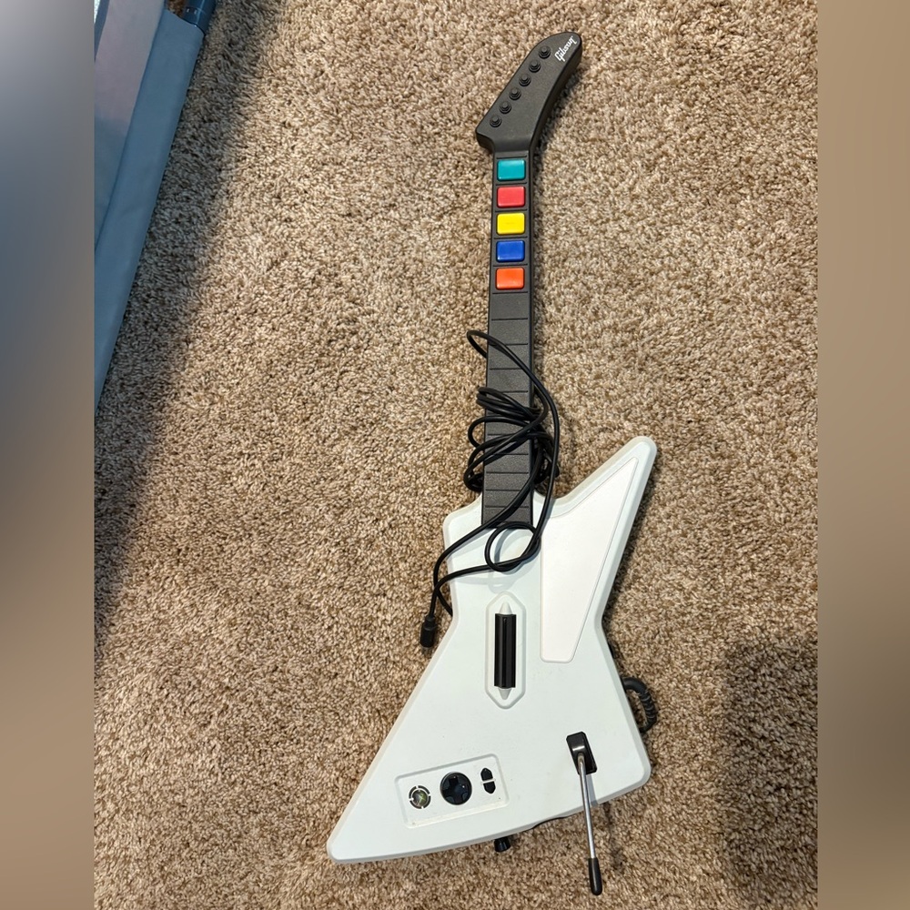 Wired working guitar hero Gibson guitar